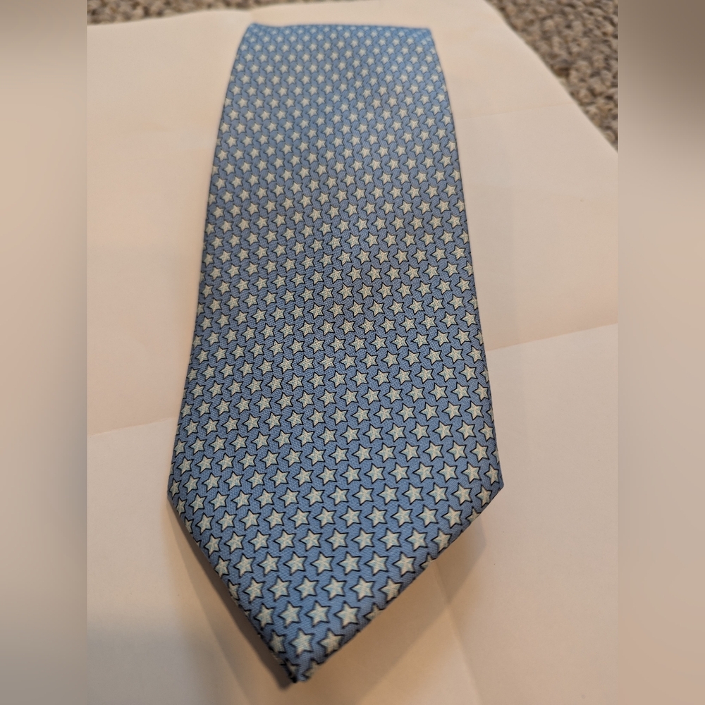 Vineyard Vines Star print silk tie NWT